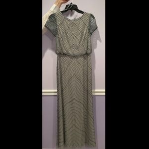 Adrianna Papell // SHORT SLEEVE BEADED GOWN GREY